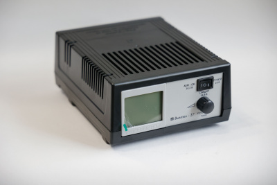 З.У. Вымпел-37 (автомат, 0-20А, 14.1/14.8/16В, ЖК индикатор) З.У. Вымпел-37 (автомат, 0-20А, 14.1/14.8/16В, ЖК индикатор)